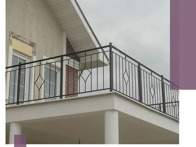 Изготовление балконных ограждений в Жигулёвске из металла и стекла